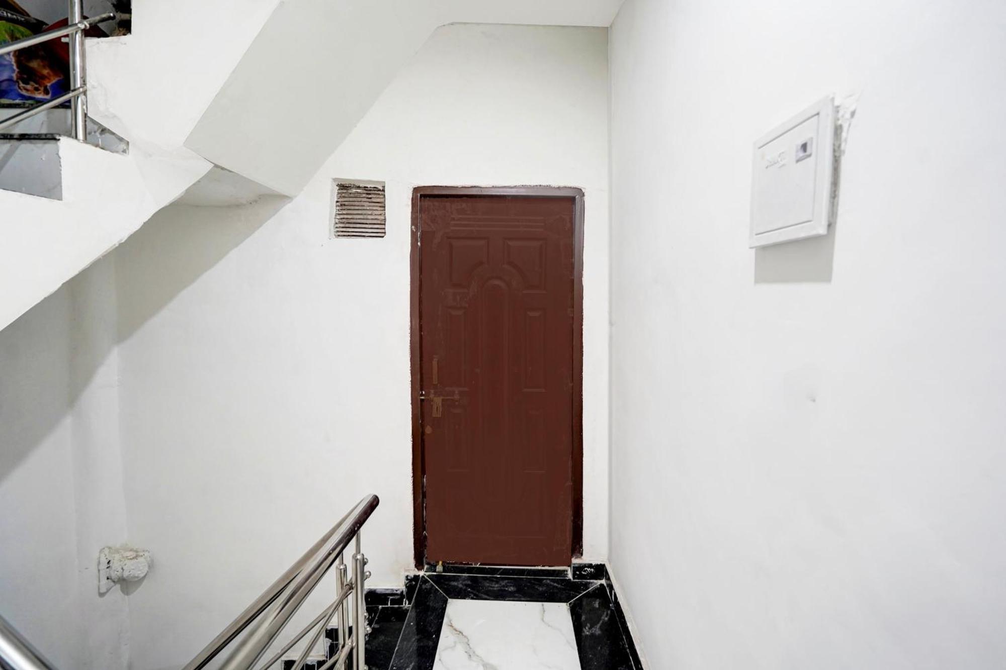 Hotel O Laxmi Guest House Varanasi Exterior foto